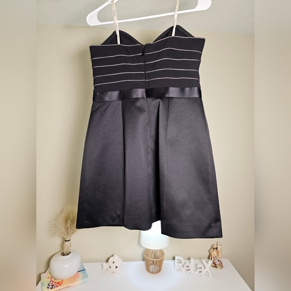 Neimen Marcus Halston Heritage Strapless Mini Cocktail Dress Chain Piping Size 6 - Picture 4 of 9